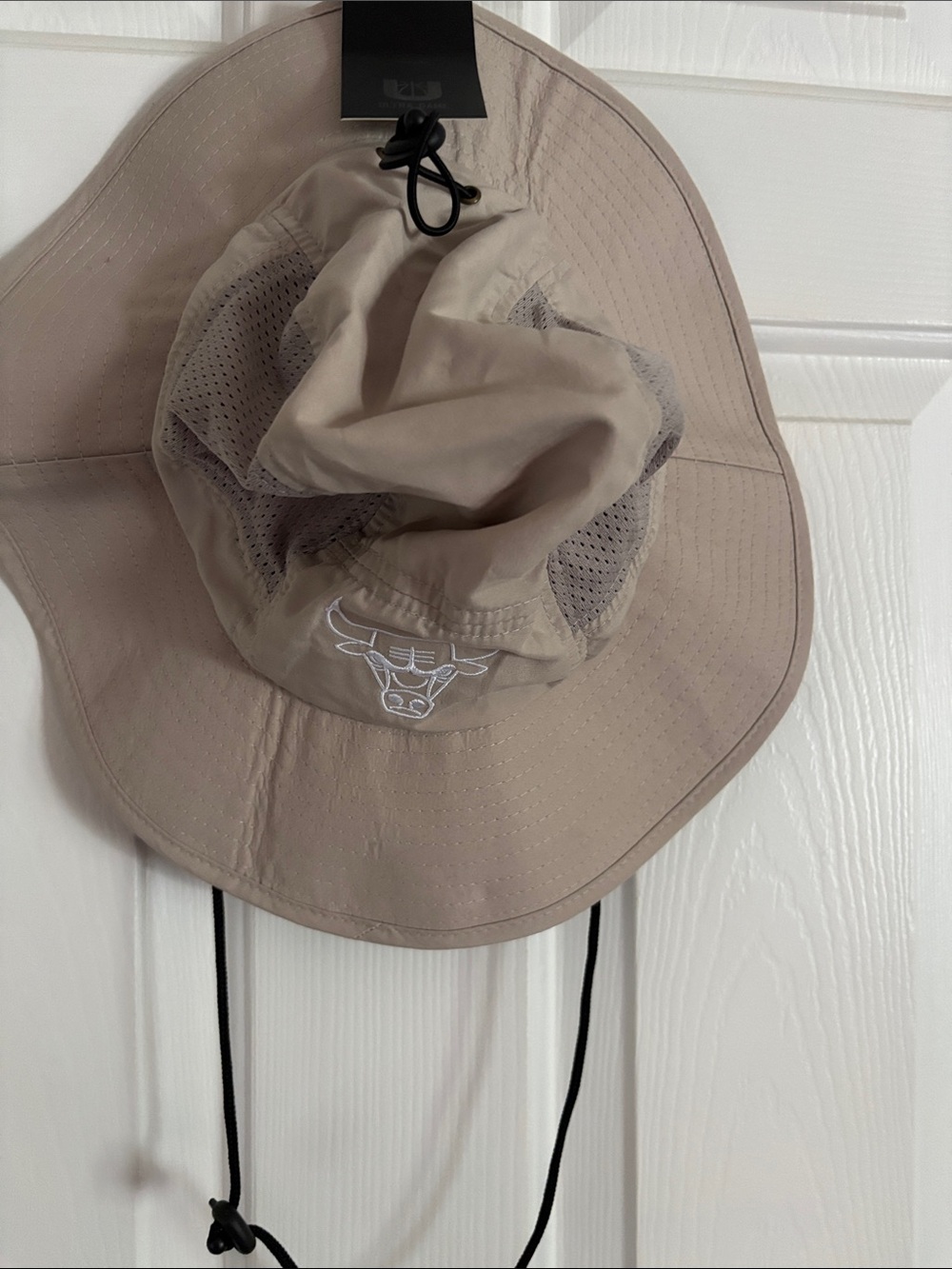 Ultra Game NBA Men's Chicago Bulls Khaki Fishing/Bucket Hat w/ adjustable strap